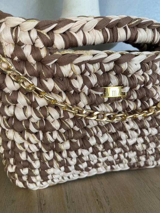 Sac Camille au crochet marron, beige et doré, réalisé pour Stéphanie – Les Créations de VmZ