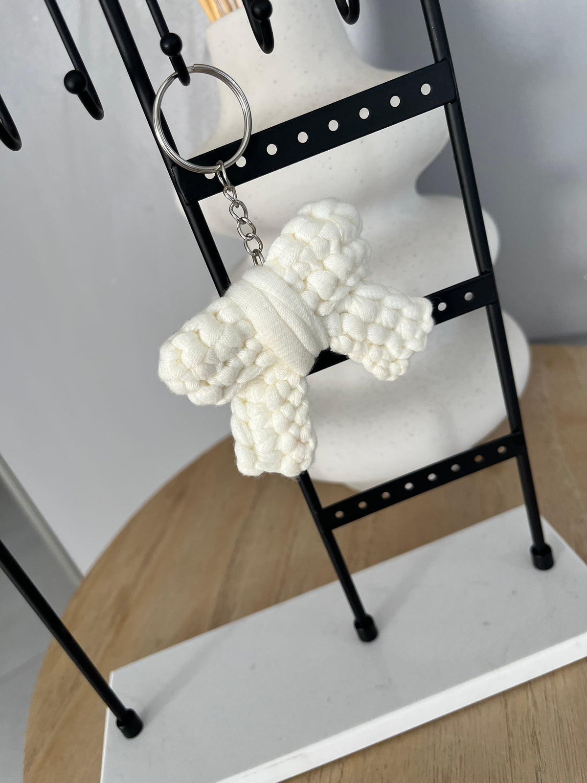 Porte-clés Yona en forme de nœud au crochet — photo 2